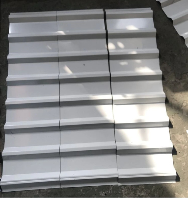 8 Rib Type Roof Tiles Making-Machine 18 Secties Eenvoudige Structuur