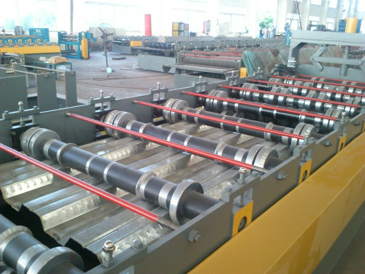 0.61.5mm Staal walst de Geribbelde Comité Vloer Decking het Vormen van Machinemateriaal koud