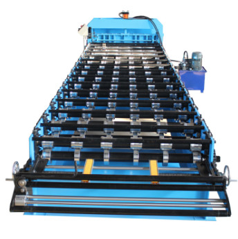 Verglaasd Tegelbroodje die het Type van Machinebamboe Dak vormen die Machine maken