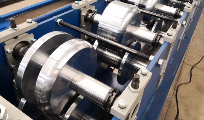 Metalen K-type regengoot rolvormmachine Lange levensduur