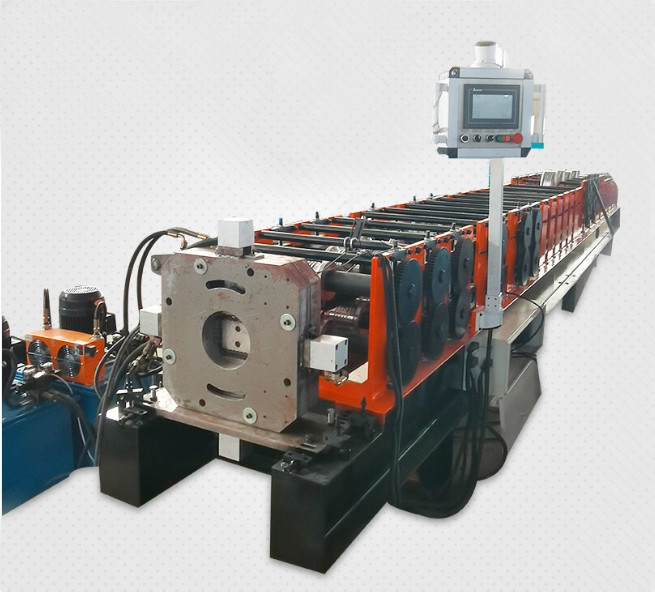 Gebruikte automatische stalen gootvormende machine voor dakgaten voor gebouwen en tegels