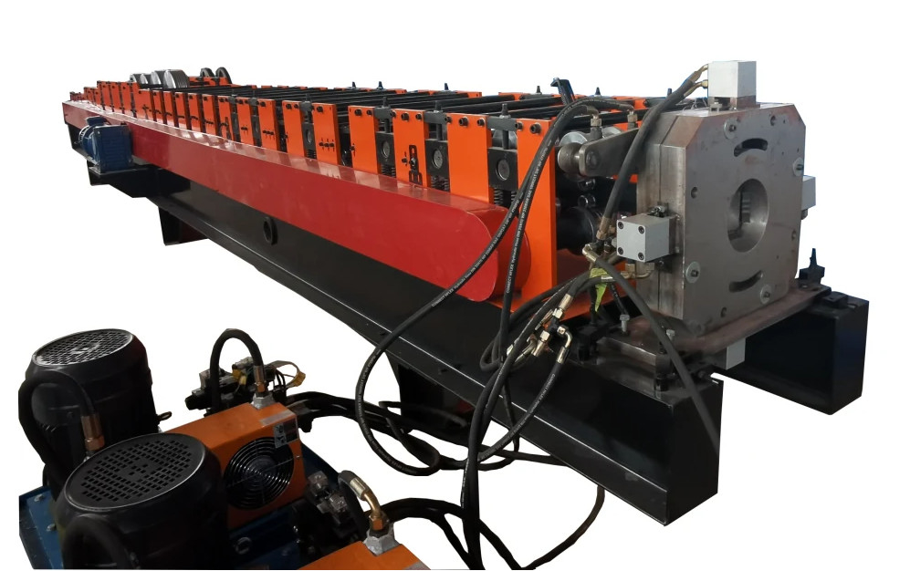 Gebruikte automatische stalen gootvormende machine voor dakgaten voor gebouwen en tegels