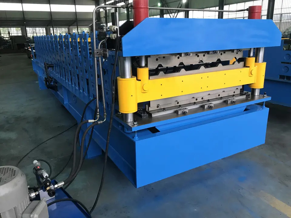 Dubbele het Comité van het Dekdakwerk het Staaltegel die van de Broodjeskleur Machineplc Controle maken