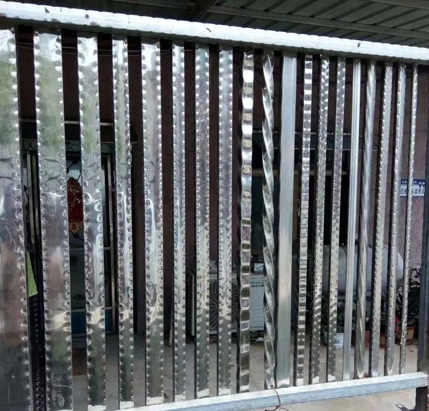 De decoratieve Pijp die van het het Ijzeraluminium van het Roestvrij staalKoolstofstaal Automatische Machine verdraaien