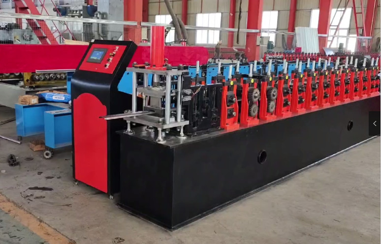 Hydraulische Knipsel15m/Min Shutter Door Roll Forming Machine met 18 Posten
