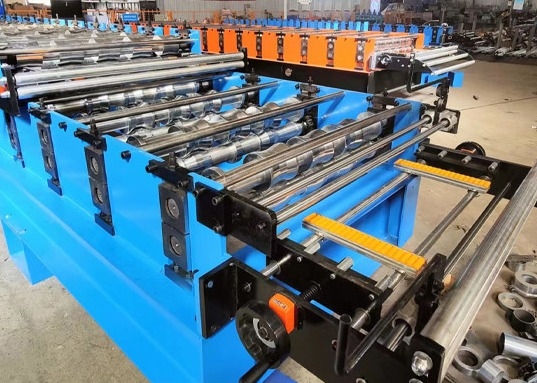 5t hard Met een laag bedekt Chrome walst het Vormen van Machine Dubbele Laag voor koud Gegalvaniseerd Staal