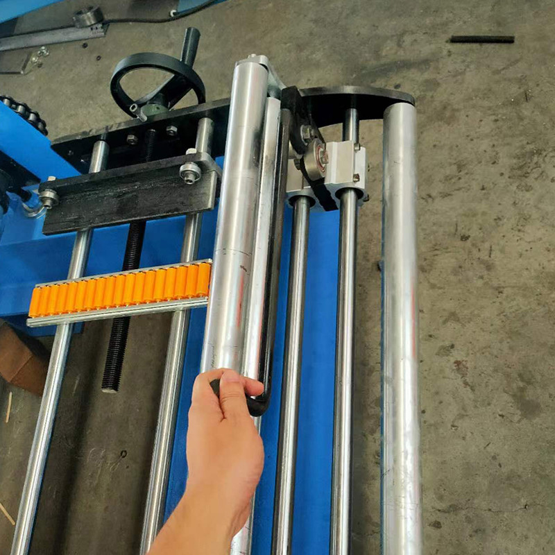 Eps Zijpaneel Galvalume Dakrolvormmachine Hoge nauwkeurigheid Hydraulisch naknippen