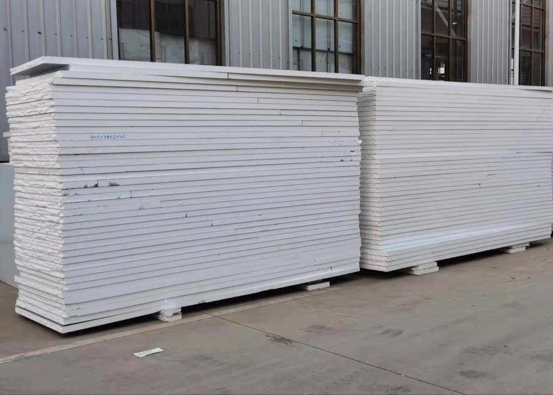 32kw hoofdmotorvermogen EPS-sandwichpaneelvormende machine 3-6m/min.