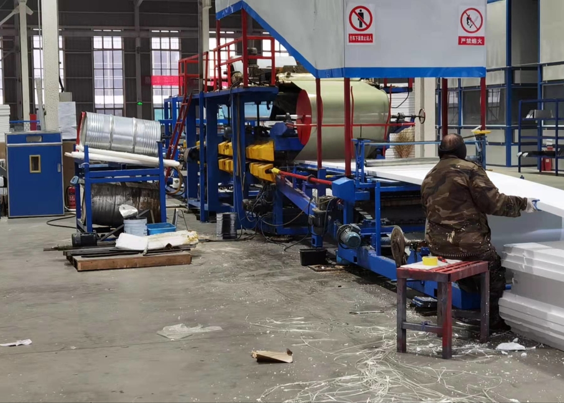 1 jaar garantie PLC sandwich panel rollen vormmachine met vliegend tracking snijden
