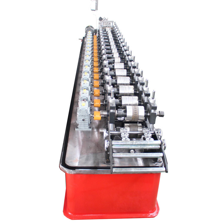 Flying Cut System 3kw C Channel Roll Forming Machine High Speed Voor Ppgi