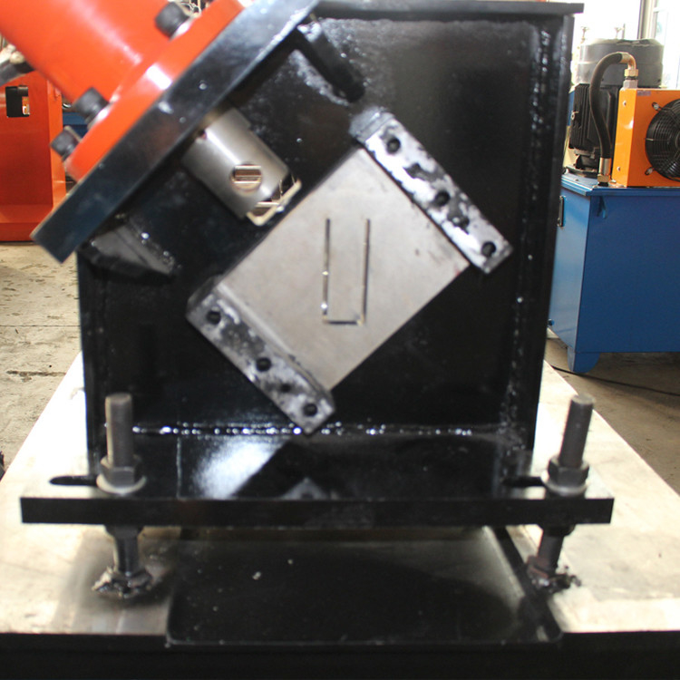 0.8mm Ppgi koudrolvormende machine metalen frame U-kanaal purlin maken