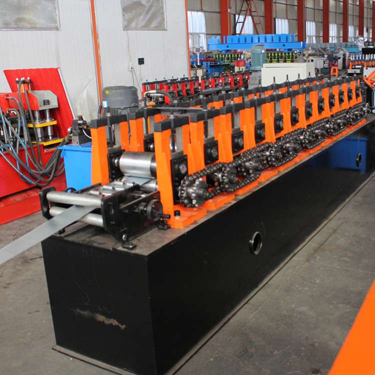0.8mm Ppgi koudrolvormende machine metalen frame U-kanaal purlin maken