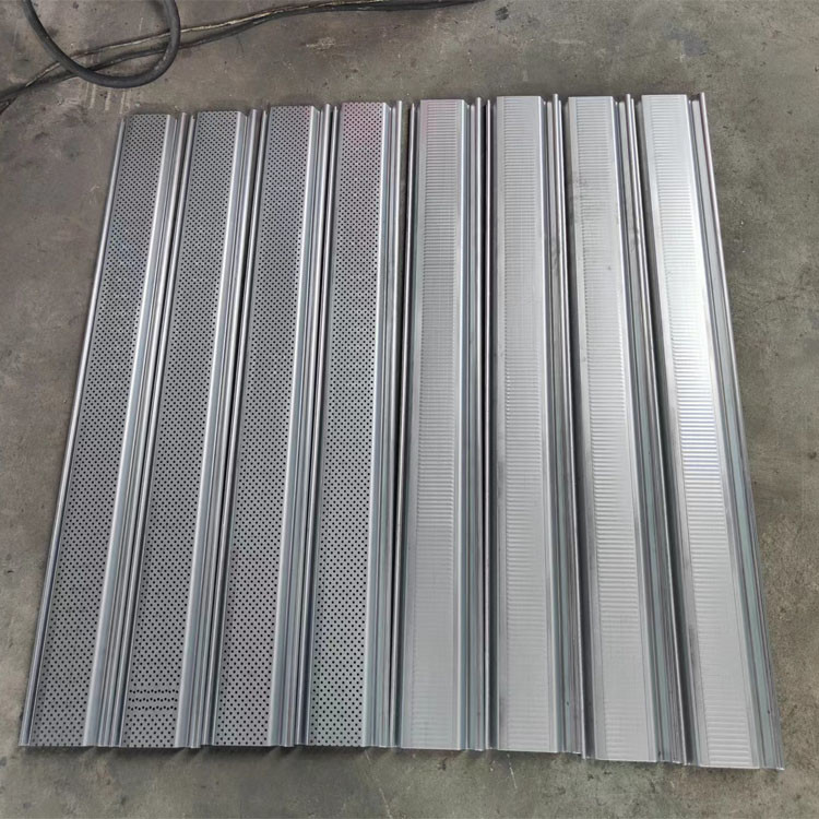 Metalen sluiter deur rollen vormmachine met 10-15m/min vormende snelheid en 45 stalen rollen