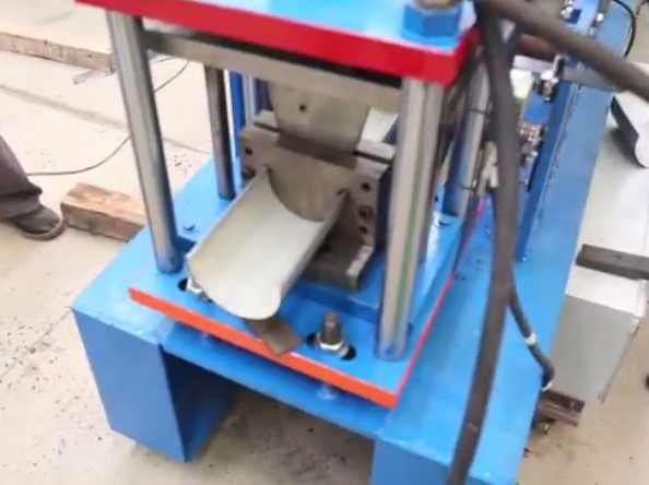 8-15m/min. snelheid naar beneden Pipe Roll Forming Machine 45# Steel Roller Stations With PLC Control