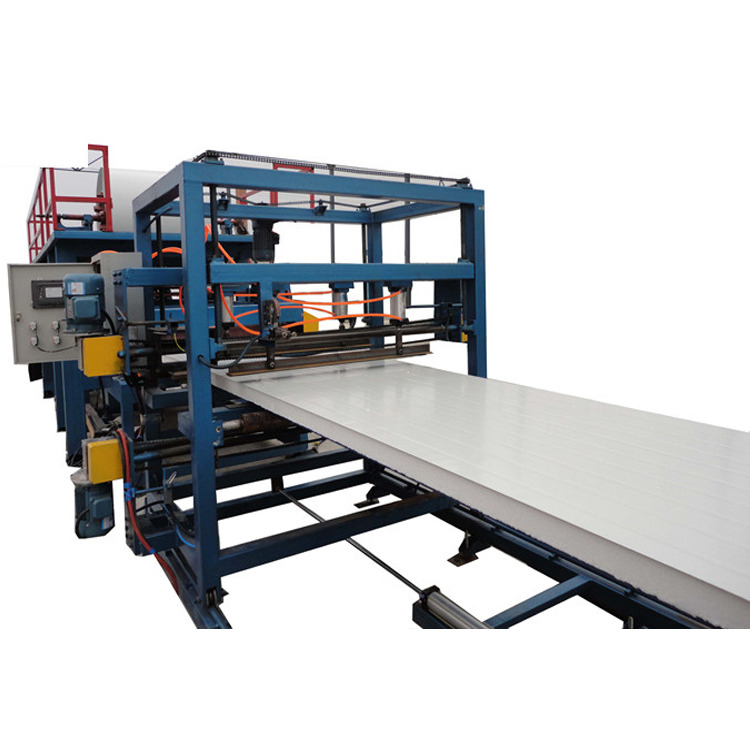 Snelle snelheid 32KW Sandwich Panel Roll Forming Machine Poetsrollers Met Chrome Plating Cutting System