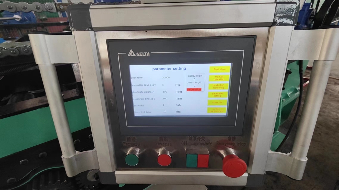 PLC-besturing Snijd naar lengte en snijdlijn leveler met 4KW vormmotor 0,3-4mm