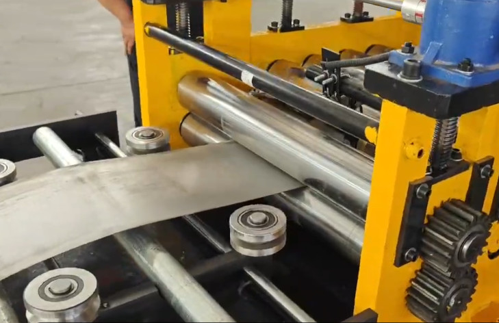 Automatisch PLC-besturingssysteem Snij naar lengte machine voor 380V 50HZ stroomvoorziening