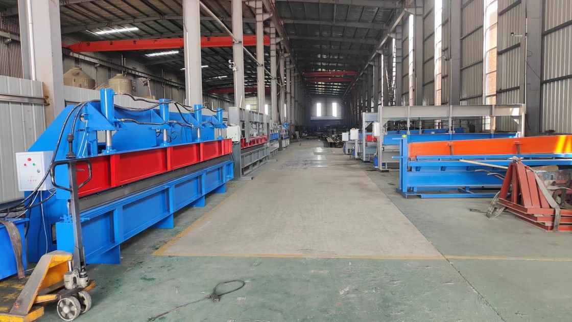 380V / 50HZ knop voet schakelaar gecontroleerde hydraulische persmachine voor 3000mm 1,5mm