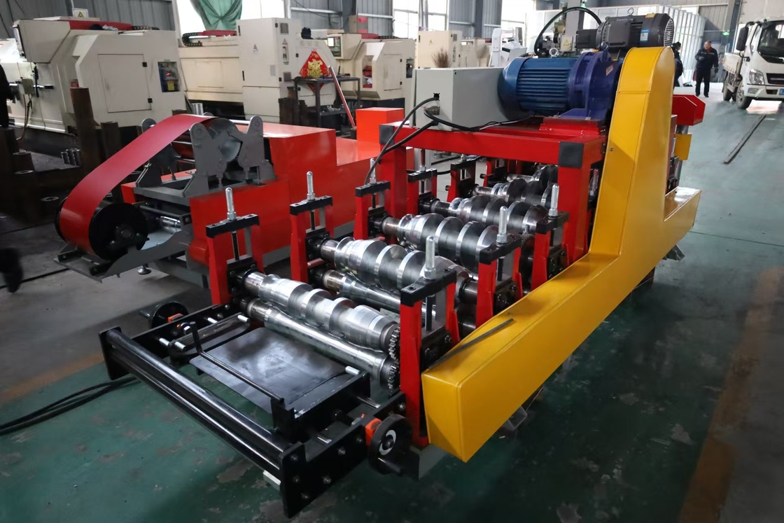 Draagbare dubbele vergrendeling staande naad dakpaneel rolvormende machine met PLC Delta besturingssysteem en wandpaneel structuur