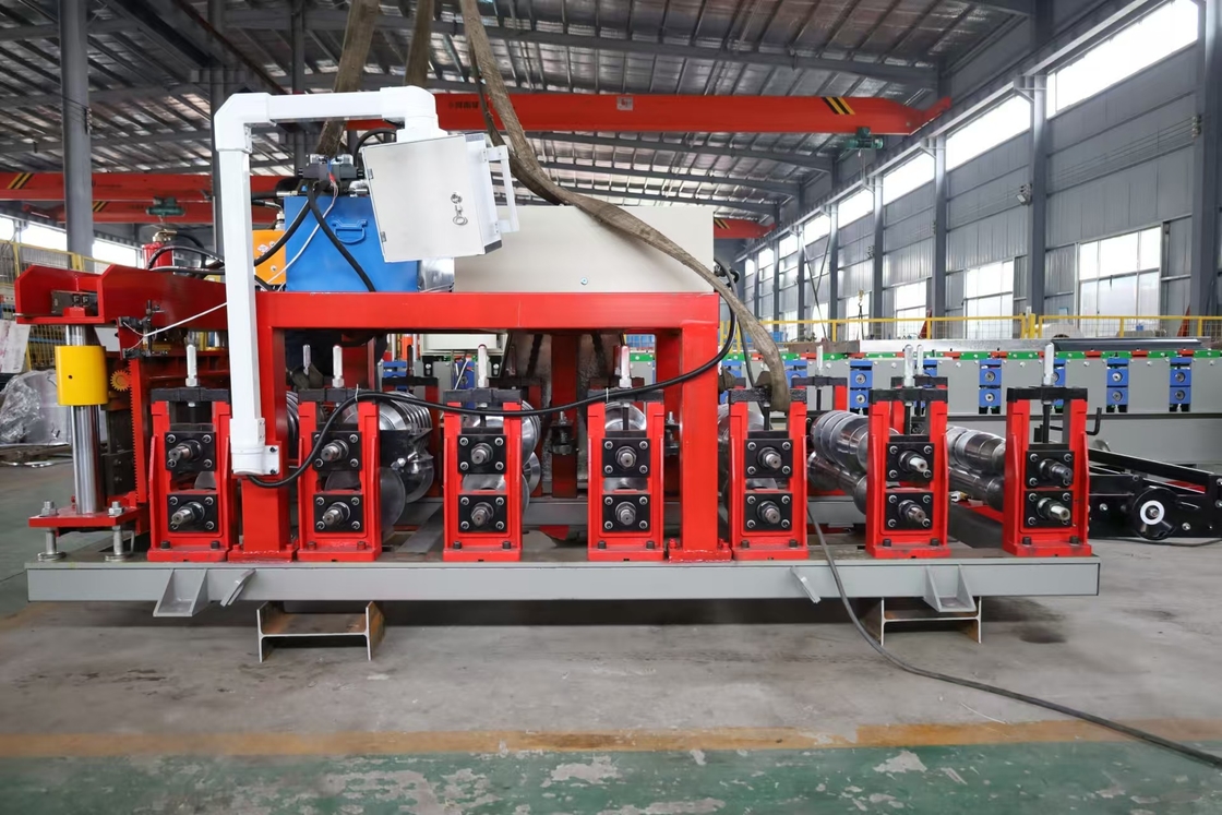 Draagbare dubbele vergrendeling staande naad dakpaneel rolvormende machine met PLC Delta besturingssysteem en wandpaneel structuur