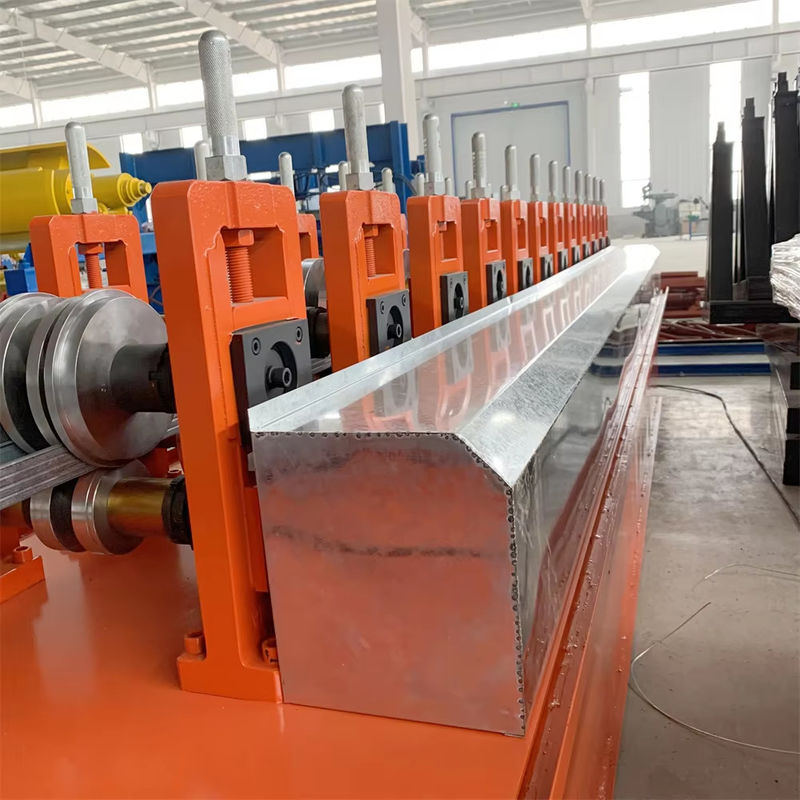 PLC-besturingssysteem Staalverwerkingsonderdelen gegalvaniseerd U-balk staal U-kanaal structuurstaal C Z U-kanaalprofiel Purlin Roll Forming Machine