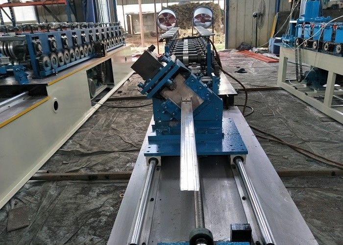 Aanpasbare dubbele rijen C U stud en track roll vormmachine snelheid 10-25m/min