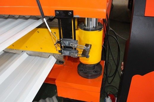 Plc Controle 0.3mm Dubbel Laagbroodje die Machine voor het Dak van het Metaalstaal vormen