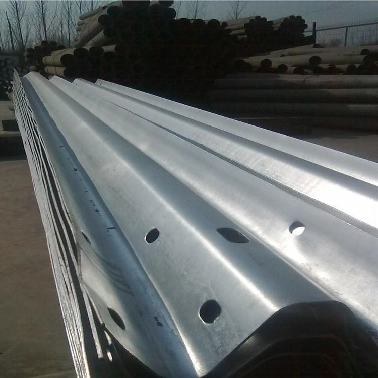 2025 snelwegrail 3 golven 4mm 15m/min Rail gegolfde rolvormende machine