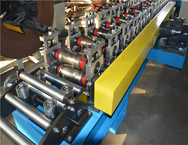 Aluminium sluiterdeur rolmachine 380V 50Hz Hoogwaardig No.45 gesmeed