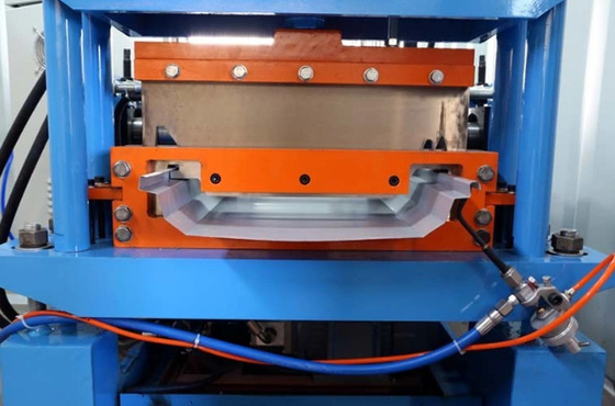 Vast Type 0.4mm Dakcomité Broodje die Machinenaad Lok Plc Controlled vormen