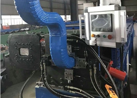 Volledig Automatisch Downspout Pijpbroodje dat Machine onderaan Pijp het Maken vormt