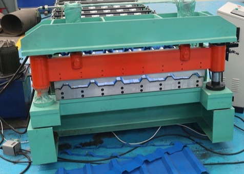 Trapeziumvormig metalen dakplaatbroodje dat machine vormt voor zinkkleurstaal Ibr-tegel