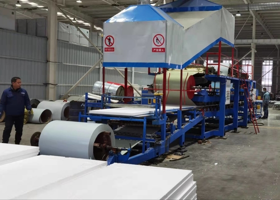 1 jaar garantie PLC sandwich panel rollen vormmachine met vliegend tracking snijden