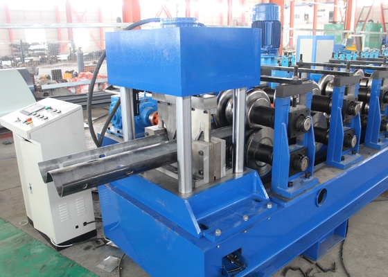 Hoogwaardige aangepaste stalen vangrail W Beam 2 Wave Highway Vangrailbroodje vormmachine