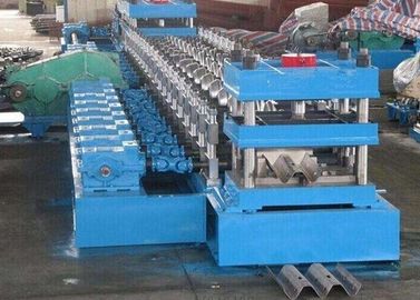 Duurzaam Vangrailbroodje die Machine 3 vormen de Vangrail die van de Golvenweg Machine maken