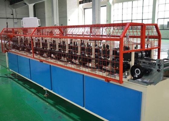 Broodje die van CZ Purlin van het hoedenkanaal het Omega Machine vormen