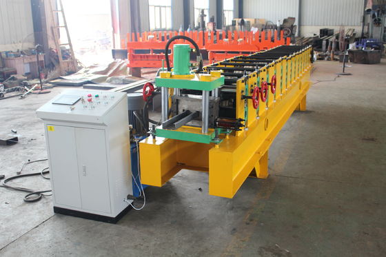 Het Broodje die van CZ Purlin het Verwisselbare Broodje vormen die van Machinecz Machine vormen
