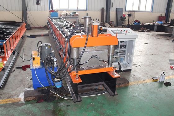 Volledig Automatische Tegelmoeilijke situatie PPGI Ridge Cap Roll Forming Machine